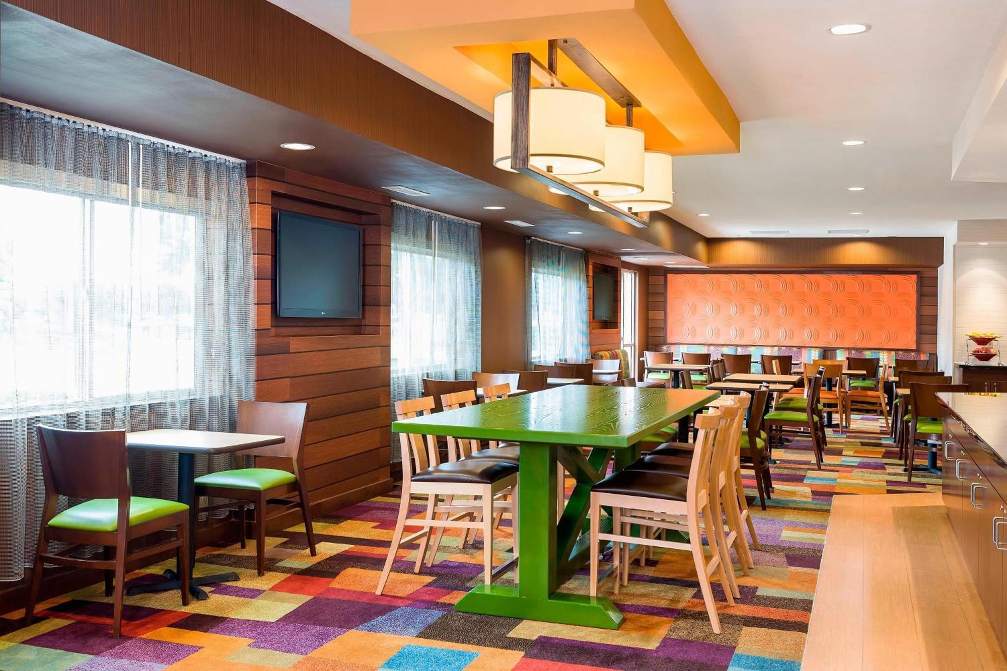 Fairfield Inn & Suites Dallas Park Central Exterior photo